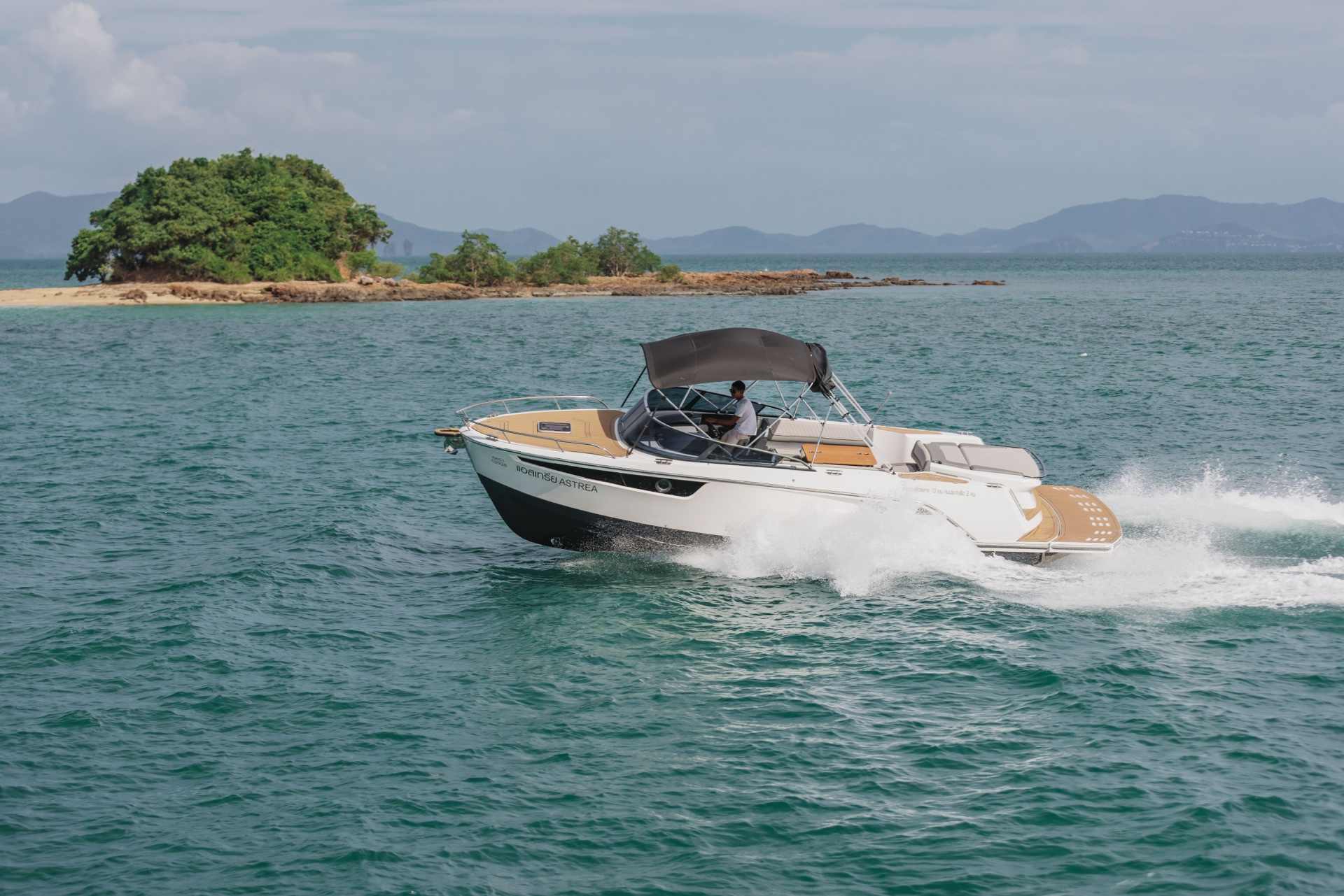 Astrea 32